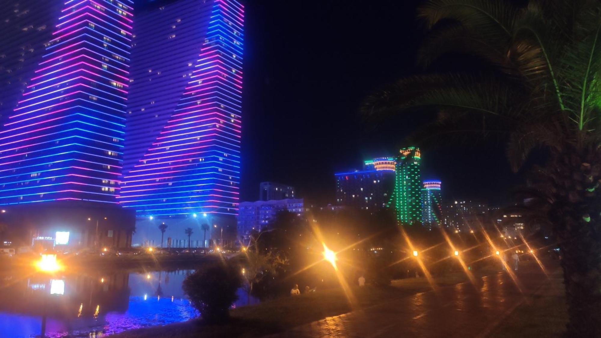 Orbi-City Batumi Apartments Sea View Extérieur photo