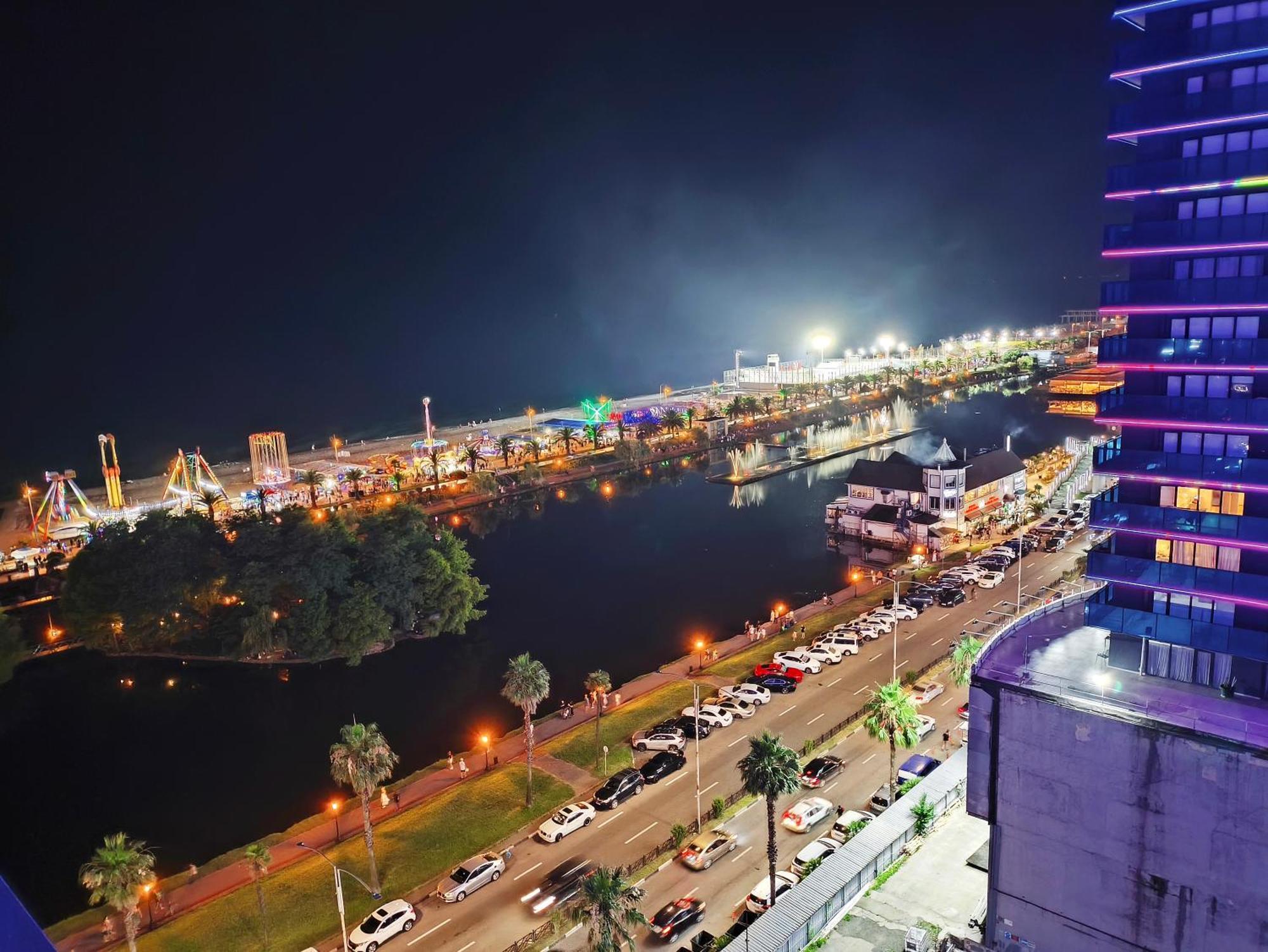 Orbi-City Batumi Apartments Sea View Extérieur photo